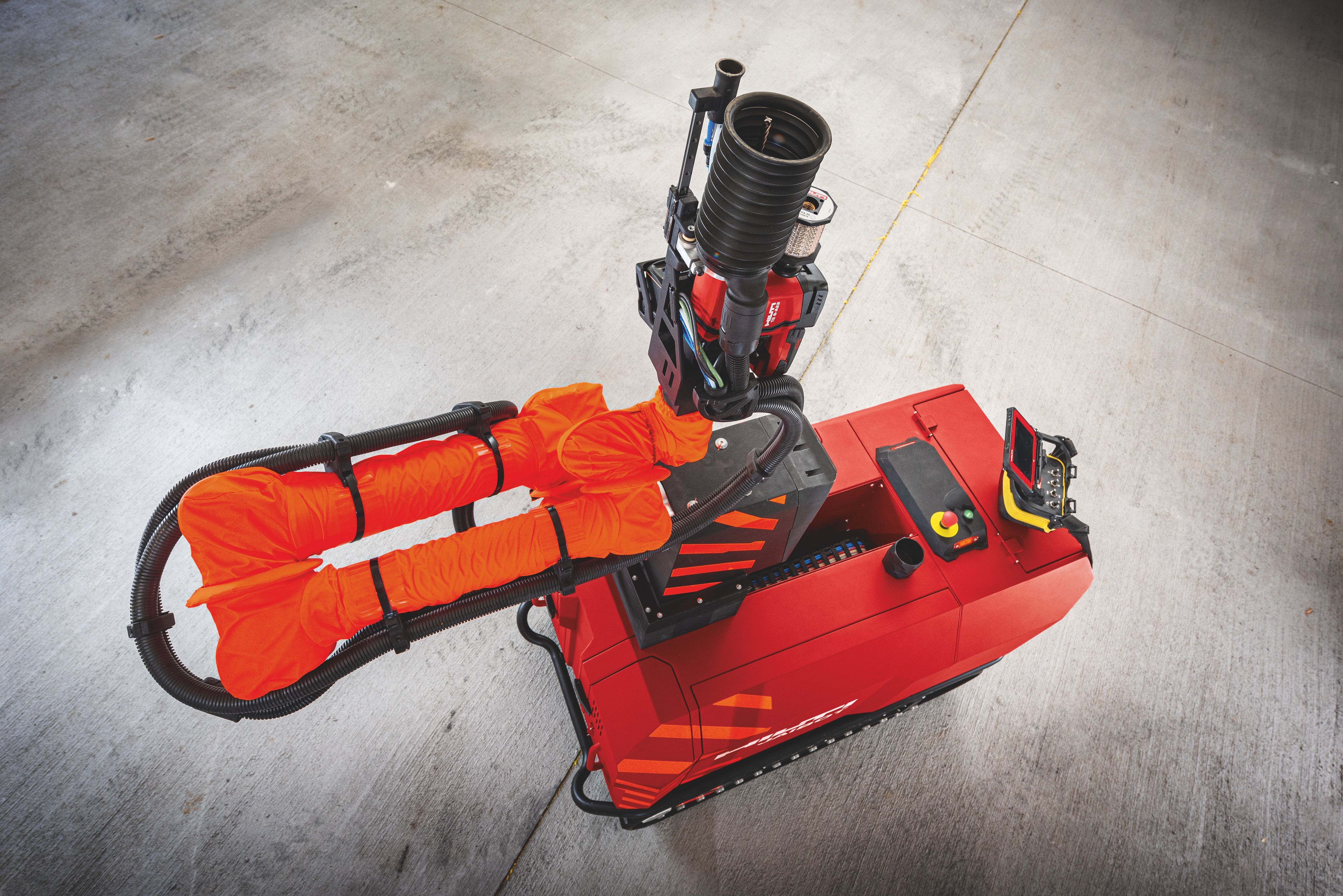 Robot da cantiere con braccio perforatore per montaggio a soffitto