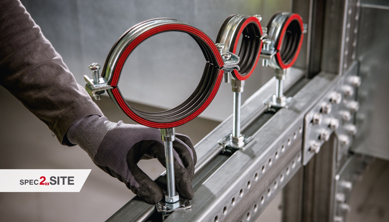Nahaufnahme von modularen Schienensystemkomponenten für Rohrleitungsanwendungen