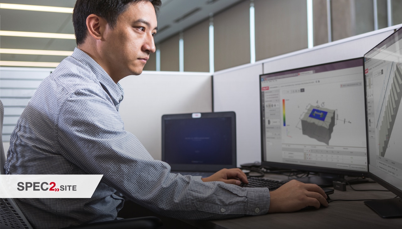 Ein Ingenieur arbeitet mit der PROFIS Engineering Software