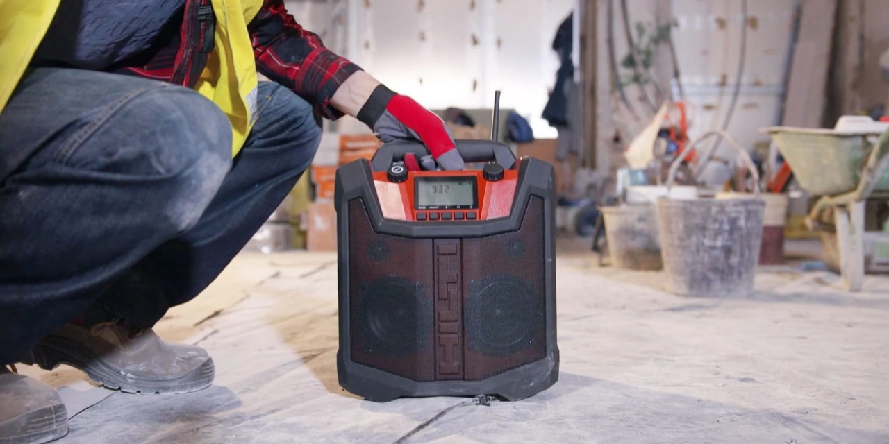 DALLA RADIO-CARICABATTERIE AL PERFORATORE COMBINATO: HILTI RICEVE CINQUE RED DOT AWARD