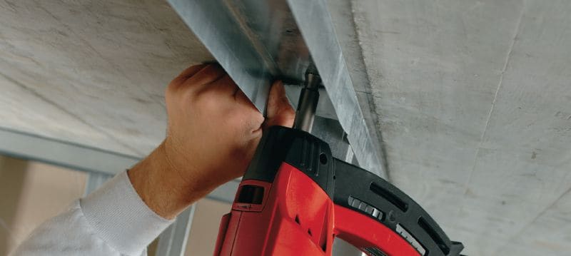 X-GN MX Nägel für Beton (magaziniert) Standard-Magazinnagel für das Bolzensetzgerät GX 120 zum Setzen in Beton und anderen Untergründen Anwendungen 1