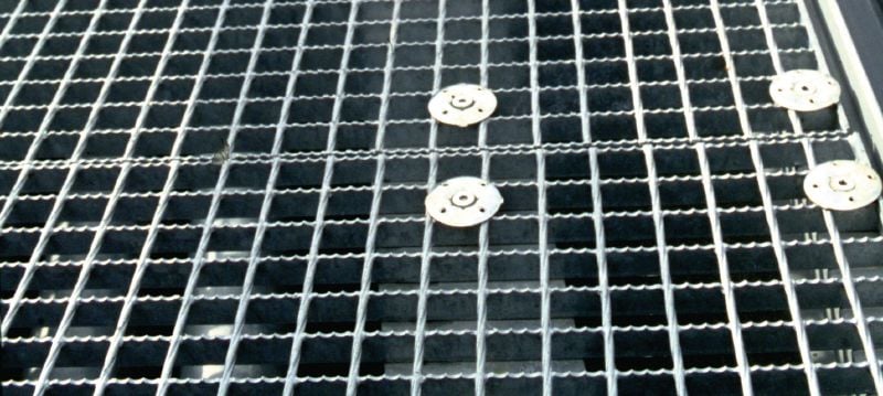 Prigionieri filettati X-ST-GR M8 Prigioniero filettato per grigliati e fissaggi multifunzione su acciaio in ambienti leggermente corrosivi Applicazioni 1