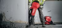 Elektrischer Betonabbruchhammer TE 3000-AVR für schwere Arbeiten Außergewöhnlich leistungsstarker Abbruchhammer für schwere Beton-Abbrucharbeiten, zum Trennen von Asphalt, für Erdarbeiten und zum Setzen von Erdleitern Anwendungen 2