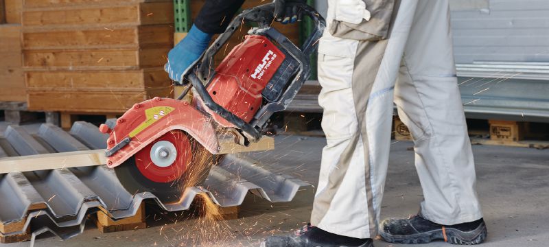 DSH 700-22 Akku-Trennschleifer (hinterer Handgriff) Akku-Trennschleifer mit hinterem Handgriff für schwere Arbeiten an Beton, Metall und Mauerwerk (Nuron Akku-Plattform) Anwendungen 1