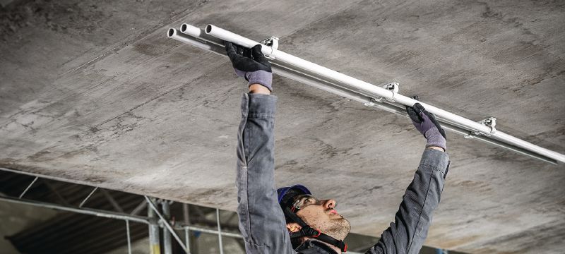 X-FC MX Multi clip Fascetta per tubi ottimizzata per chiodi a nastro e compatibile con un'ampia varietà di metodi di fissaggio, materiali di base e condotti di diverso diametro Applicazioni 1