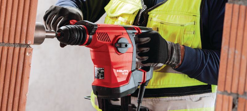 TE 30-AVR Leistungsstarker Bohrhammer SDS Plus (TE-C) für schwere Bohrarbeiten und Korrekturmeisseln in Beton, mit Aktiver Vibrationsreduktion (AVR) Anwendungen 1