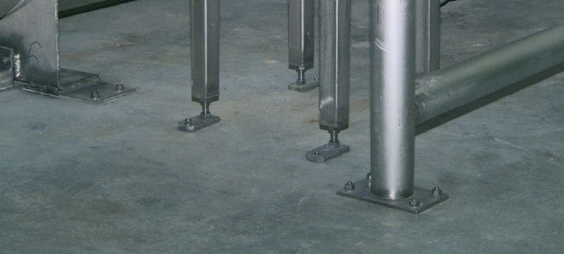 Tassello a battere metallico HSA-R2 SS Tassello a battere metallico ad alte prestazioni per carichi statici quotidiani su calcestruzzo non fessurato (acciaio inox A2) Applicazioni 1