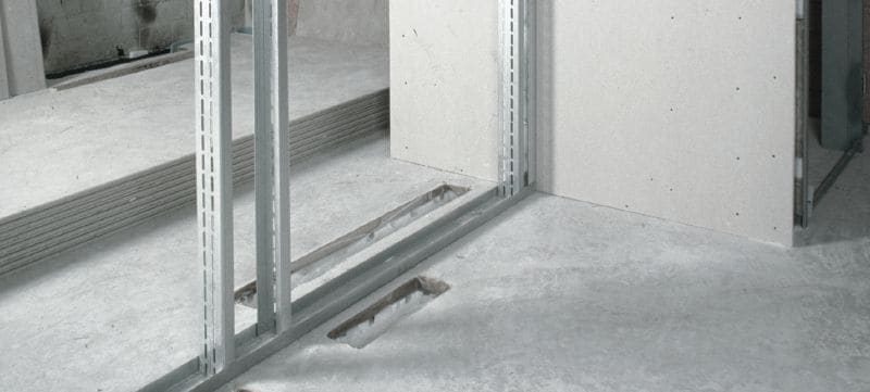 Tassello a battuta HPS-1 R Tassello economico a battuta in plastica con vite in acciaio inox A2 resistente alla corrosione per utilizzo in esterni Applicazioni 1