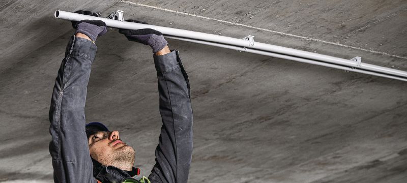 X-EKS MX (02) Rohrschelle Kunststoff-Fixbride optimiert für magazinierte Nägel und kompatibel mit einer Vielzahl von Befestigungsmethoden und Untergrundmaterialien Anwendungen 1