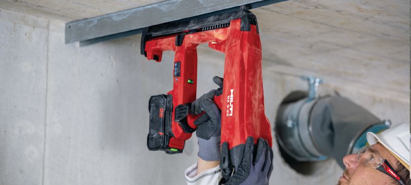 Inchiodatrice per calcestruzzo cordless BX 3-L-22 (chiodi più lunghi) Attrezzo di fissaggio diretto con batteria Nuron per il fissaggio di binari per cartongesso e altri fissaggi leggeri a calcestruzzo, acciaio e muratura (lunghezza massima dei chiodi 36 mm│1-13/32) Applicazioni 1