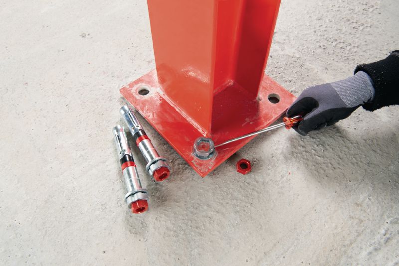 Tassello a battere metallico uso intensivo HSL4-B Tassello a battere metallico ad alte prestazioni con coppia controllata per carichi pesanti con certificazioni per il calcestruzzo (acciaio al carbonio) Applicazioni 1