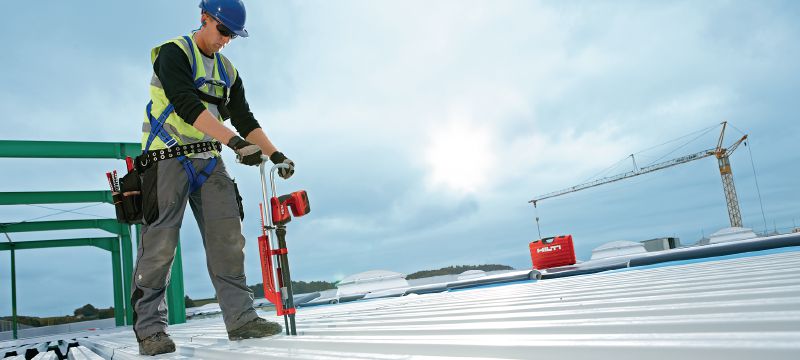 Selbstbohrschrauben S-MD/MS M für Überlappungsstoßverbindungen mit dem Standbedienungsgerät SDT 9 Magazinierte Selbstbohrschrauben für die Verwendung mit dem Standbedienungsgerät SDT 9 für Stoßverbindungen und Rahmenbefestigung Anwendungen 1