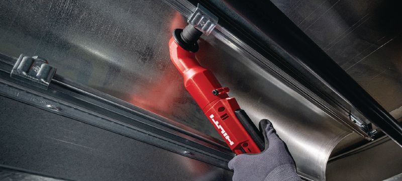 Avvitatore a impulsi ad angolo retto SIW 4R-22 3/8” Chiave a impatto compatta e cordless, angolare, per raggiungere applicazioni difficili da accedere Applicazioni 1
