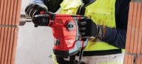 TE 30-AVR Leistungsstarker Bohrhammer SDS Plus (TE-C) für schwere Bohrarbeiten und Korrekturmeisseln in Beton, mit Aktiver Vibrationsreduktion (AVR) Anwendungen 3