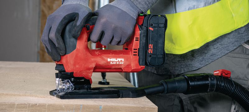 Seghetto alternativo cordless SJD 6-22 Potente seghetto alternativo cordless con impugnatura in alto e raccolta della polvere opzionale a bordo per tagli precisi, diritti o curvi (piattaforma batteria Nuron) Applicazioni 1